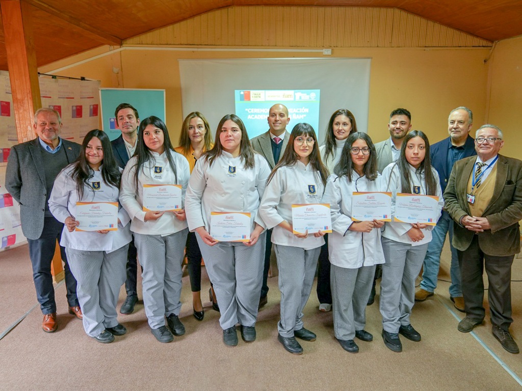 LICEO SAN IGNACIO DE EMPEDRADO OBTIENE PRIMER LUGAR NACIONAL EN ACADEMIA ÑAM