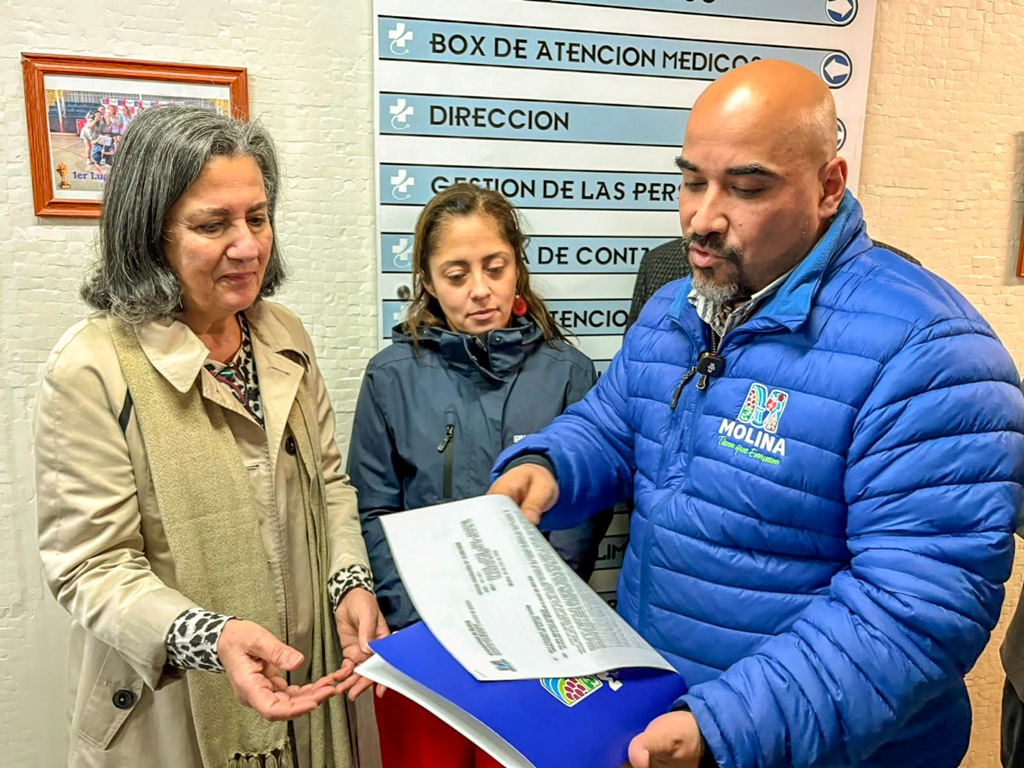 ALCALDE DE MOLINA FELIPE MENDEZ ENTREGA CARTERA DE PROYECTOS POR MÁS DE 7 MIL MILLONES DE PESOS A LA MINISTRA DE SALUD