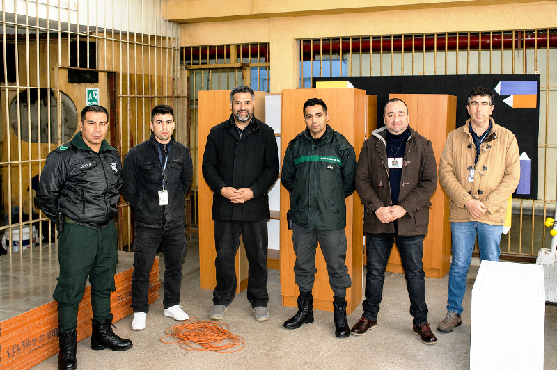 ALUMNOS DEL LICEO MARIANO LATORRE DEL CCP DE CAUQUENES CONSTRUYEN MOBILIARIO PARA ESTABLECIMIENTOS DEL SLEP MAULE COSTA