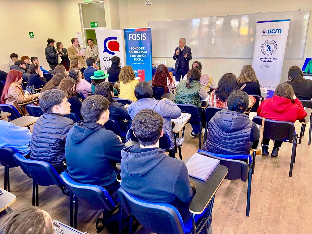 ESTUDIANTES UNIVERSITARIOS APOYARÁN GESTIÓN DE EMPRENDIMIENTOS FOSIS